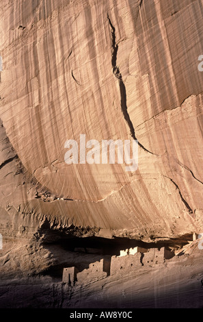 Am Nachmittag Licht am weißen Haus Ruine im Canyon de Chelly Canyon de Chelly National Monument Arizona Stockfoto