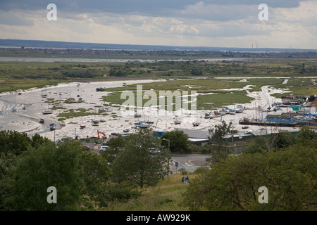 Der Grove-Café-Bistro-Restaurant-Terrasse mit Blick auf Meer von der Themsemündung Lee Leigh auf Meer Essex England Juli 2007 Stockfoto