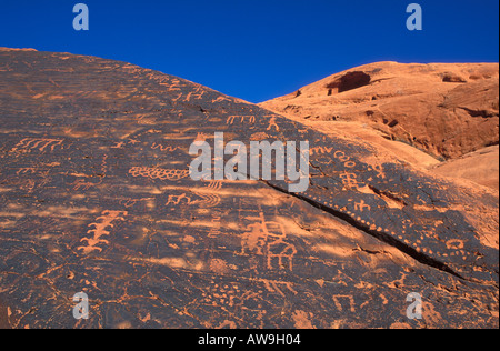 Anasazi Petroglyphen auf Sandstein Valley of Fire State Park Nevada Stockfoto