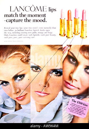 1960er Jahre Nova Magazin Oktober 1968 Werbung für Lancome Lippenstift für redaktionelle Verwendung nur Stockfoto