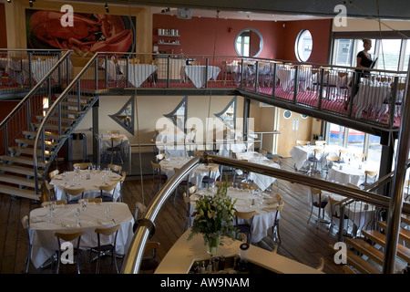 Die "Werft" gehobenes Restaurant mit Blick auf das Meer von der Themse-Mündung, Lee Leigh on Sea, Essex, England, Juli 2007 Stockfoto