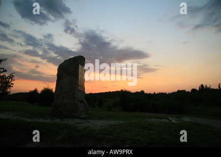 Eine kleine Gedenkstätte an der ehemaligen NS-Workcamp in Plaszow, Krakau, Polen. Stockfoto