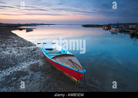 Boote, angebunden an Poole Quay in der Morgendämmerung, Dorset Stockfoto