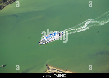 Luftaufnahme der Wightlink Fähre Segeln in den Hafen von Fishbourne auf der Isle Of Wight Stockfoto