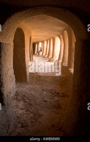 Im Inneren einer Höhlenwohnungen Wohnungen in der Nähe von Matmata, Tunesien. Stockfoto