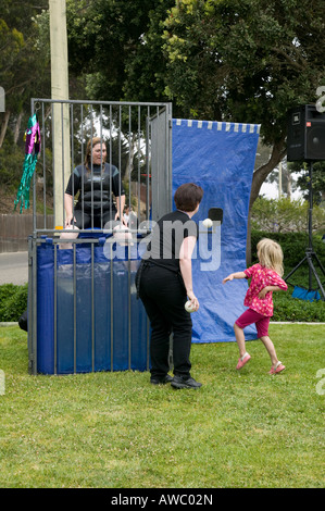 Dunk Tank Fourth Of July 1997 Morro Bay, Kalifornien, USA Stockfoto