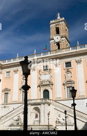 Rom, Italien. Der Palazzo Senatorio, der Senat, Sitz des Rathauses Rom auf der Piazza del Campidoglio von Michelangelo. Stockfoto