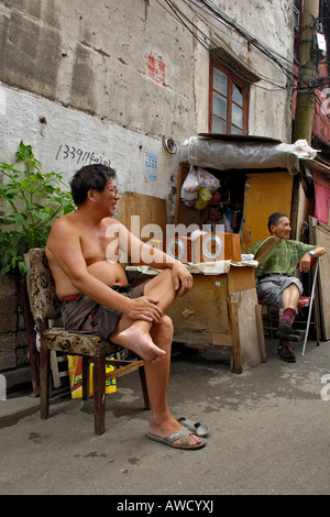 Alten Teil der Stadt, Straßenszene, Straßenhändler, Shanghai, China, Asien Stockfoto