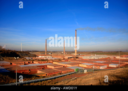 Schornstein-Stacks LBC Ziegelei Hanson Ziegel Unternehmen arbeitet Whittlesey Cambridgeshire England Großbritannien Großbritannien Stockfoto