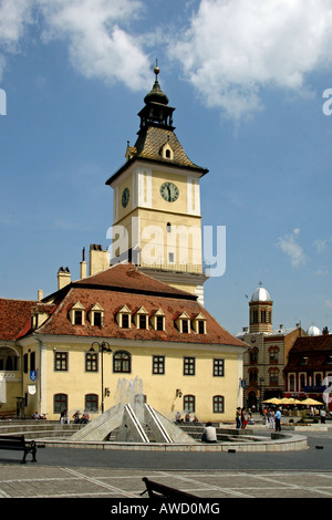 Rathaus und Platz im Zentrum von Brasov, Siebenbürgen, Rumänien, Europa Stockfoto