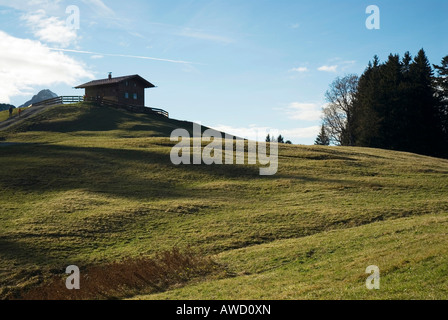 Hütte am Hügel, auf dem Bauernhof, Werdenfelser Region, in der Nähe von Garmisch-Partenkirchen, Bayern, Deutschland, Europa Stockfoto