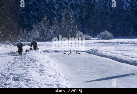 Eisstockschießen, Hackensee, Bayern, Deutschland, Europa Stockfoto