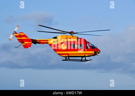 Eurocopter Medicopter BK 117 im Flug Stockfoto