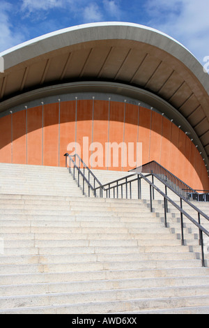 Das Haus der Welt Kulturen (HdKW) in der Berliner Kongresshalle (Schwangere Auster) in Berlin, Deutschland, Europa Stockfoto