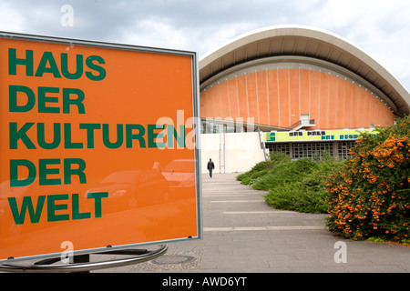 Das Haus der Welt Kulturen (HdKW) in der Berliner Kongresshalle (Schwangere Auster) in Berlin, Deutschland, Europa Stockfoto