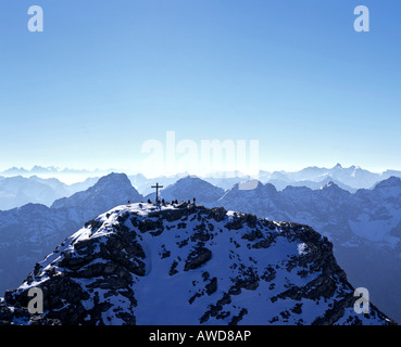 Gipfel des Mt. Hochvogel, Gipfelkreuz, Allgäuer Alpen, Upper Bavaria, Bayern, Deutschland, Europa Stockfoto