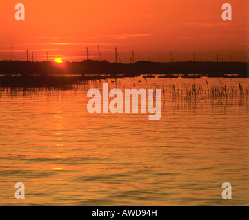 Sonnenuntergang in der Nähe von St. Heinrich, Starnberger See (Starnberger See), Abend-Stimmung, Oberbayern, Deutschland Stockfoto