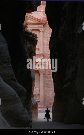 Blick durch den Siq, die Schatzkammer, Petra, Jordanien Stockfoto