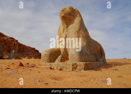 Sphinx vor Amun-Tempel am Djebel Barkal, in der Nähe von Karima, Sudan, Afrika Stockfoto