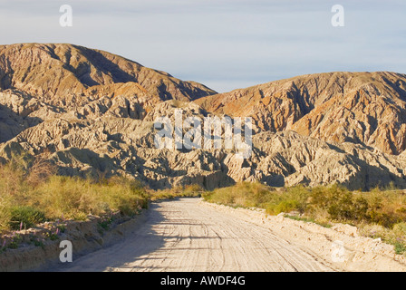 Erodierten Mekka Hügel auf der San-Andreas-Verwerfungslinie mit Blick auf die Salton Sea-Kalifornien Stockfoto