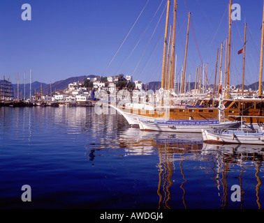 Marmaris, morgen Reflexionen in der marina Stockfoto