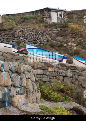 Fishermans Hut und Boot in Cornwall Stockfoto