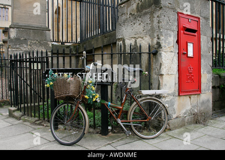 Fahrräder in Oxford wichtigsten Schüler transportieren Symbol original Europa Stadt Zyklus Radfahren pendeln Fahrt mieten Diebstahl Sicherheit Sperre tourist Stockfoto