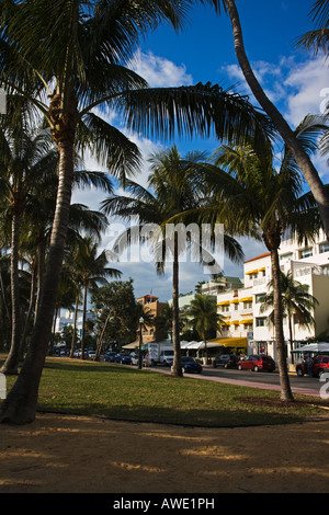 Die berühmten Art-Deco-Viertel von Ocean Drive in South Beach Miami Florida Vereinigte Staaten Stockfoto