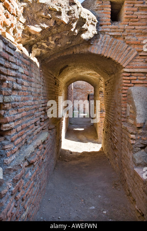 Theaterpassage an der archäologischen Stätte Ostia Antica, Rom, Italien, Europa Stockfoto