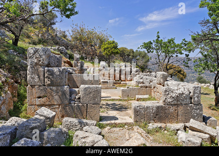 Tempelruinen aus dem fünften Jahrhundert v. Chr. (dorische Periode) in Lato, Kreta, Griechenland, Europa Stockfoto