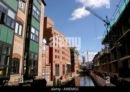 Manchester Bridgewater Kanal in Richtung Palace Hotel Turm Stockfoto
