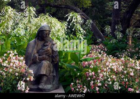 Bronzeskulptur von Katrina und Kind Leo Mol Skulptur Gärten in Winnipeg, Manitoba Kanada Stockfoto