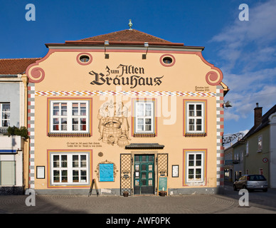 Alte Brauerei in den wichtigsten Platz von Neunkirchen, Niederösterreich, Österreich, Europa Stockfoto