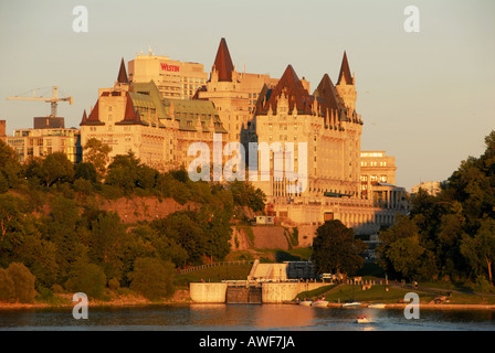 Fairmont Chateau Laurier bei Sonnenuntergang, Ottawa Stockfoto