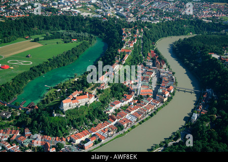Luftaufnahme von Burghausen an der Salzach Fluss und Europas längste Burg, Upper Bavaria, Bayern, Deutschland, Europa Stockfoto