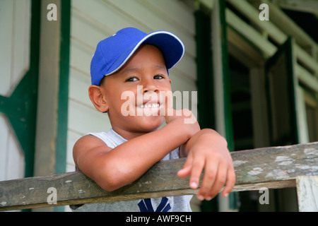 Schüler während der Aussparung, Arawak Eingeborenen, Santa Mission, Guyana, Südamerika Stockfoto