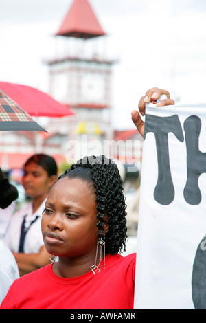 Junge Frau von Afrikaner Protest gegen Gewalt gegen Frauen, Georgetown, Guyana, Südamerika Stockfoto