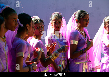 Mädchen der indischen ethnischen Zugehörigkeit bei einem Hindu-Festival in Georgetown, Guyana, Südamerika Stockfoto