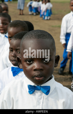 Kindergarten Jungs tragen Uniformen, Kamerun, Afrika Stockfoto