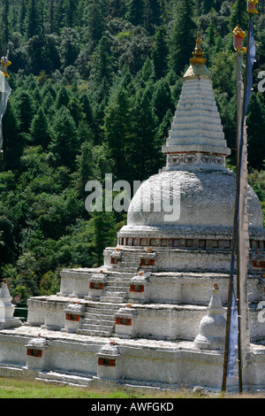 Chendebji Chorten auf der Straße zwischen den Pele-La Pass und Tongsa, Bhutan Stockfoto