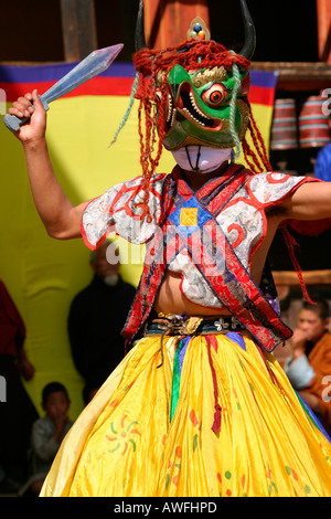 Maskierte Tänzer bei Tangbi Mani Tsechu (Festival), Bumthang, Bhutan Stockfoto