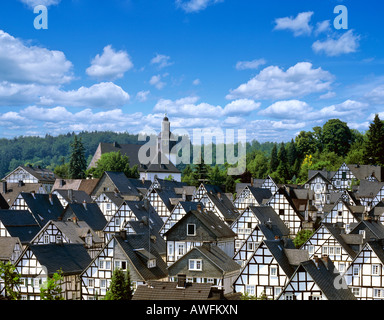 Fachwerk-Stil Häuser im historischen Zentrum der Stadt Freudenberg, Nordrhein-Westfalen, Deutschland, Europa Stockfoto