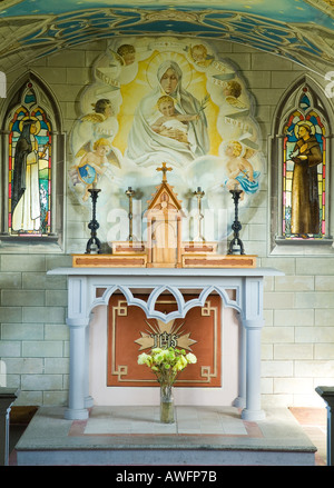 dh ITALIENISCHE KAPELLE ORKNEY Kriegsgefangener Nissen Hütte Kirche Altar Besucher Attraktion Wand Wandbild Kunst Innenraum Welt zwei ii Mallager Stockfoto