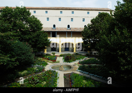 Espace Van Gogh, Garten des ehemaligen Krankenhauses in Arles, Frankreich Stockfoto
