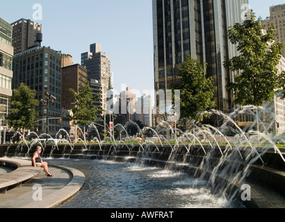 Brunnen in Columbus Circle, Midtown Manhattan in New York City, USA Stockfoto