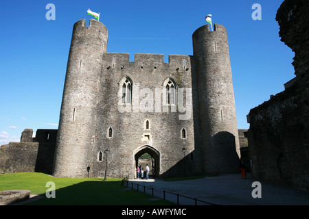 Äußeren Osten Torhaus, sogar der Haupteingang zum berühmten Caerphilly Castle, Glamorganshire South Wales UK Großbritannien EU Stockfoto