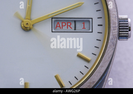 Nahaufnahme von Zifferblatt, Anzeige am 1. April Stockfoto