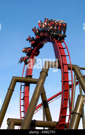 Nemesis Inferno Achterbahn im Thorpe Park Surrey UK Stockfoto