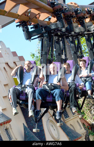 Vampir-Achterbahnfahrt in Chessington World of Adventures, Surrey, Vereinigtes Königreich Stockfoto