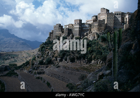 Das Mountain top Dorf von Al Hajjarah, Jemen. Stockfoto